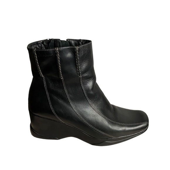 Hush Puppies Women's Black Square Toe Waterproof Ankle Boots - Picture 2 of 9